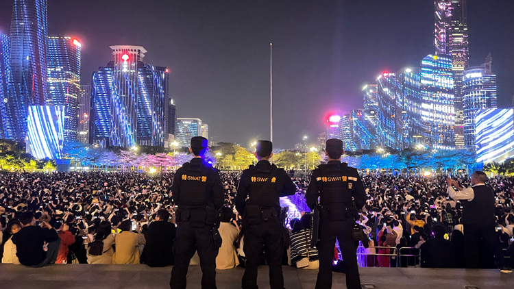 全警守護(hù)！元旦期間深圳社會(huì)面平穩(wěn)有序、喜慶祥和