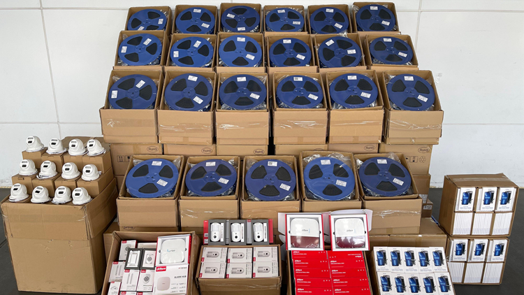 海關(guān)落馬洲管制站檢值150萬走私物品 涉案男司機正協(xié)查