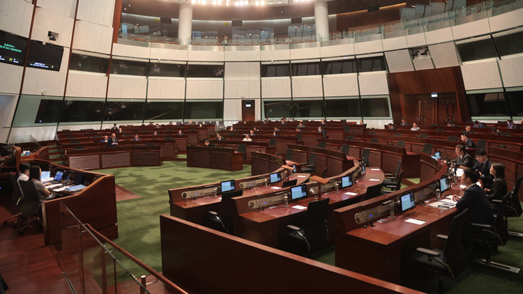 李慧瓊陳健波分別當(dāng)選內(nèi)委會(huì)正副主席 陳振英周浩鼎分別當(dāng)選財(cái)委會(huì)正副主席