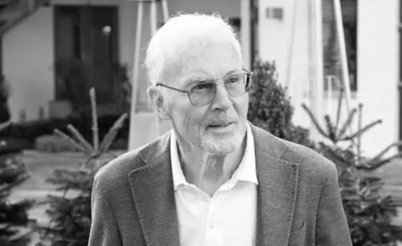 德國(guó)「足球皇帝」貝肯鮑爾去世 享年78歲