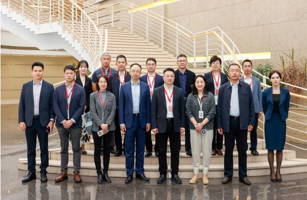 深圳市市場監(jiān)管局黨組書記、局長蔡英權(quán)率隊赴華為公司調(diào)研知識產(chǎn)權(quán)工作