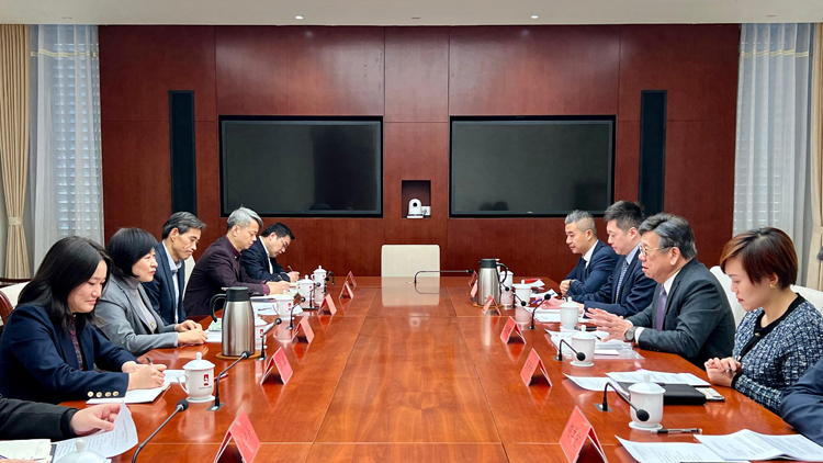 丘應(yīng)樺繼續(xù)訪問(wèn)北京 指香港將積極擔(dān)當(dāng)內(nèi)地與世界橋樑角色