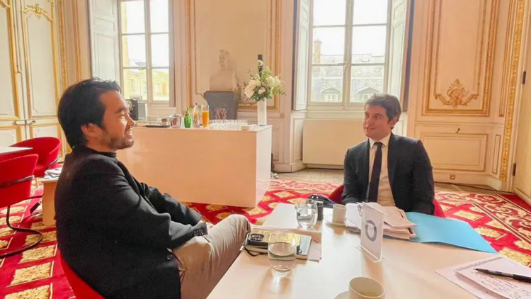 鄭志剛IG曬與法國(guó)最年輕總理阿塔爾合照 祝賀其當(dāng)選