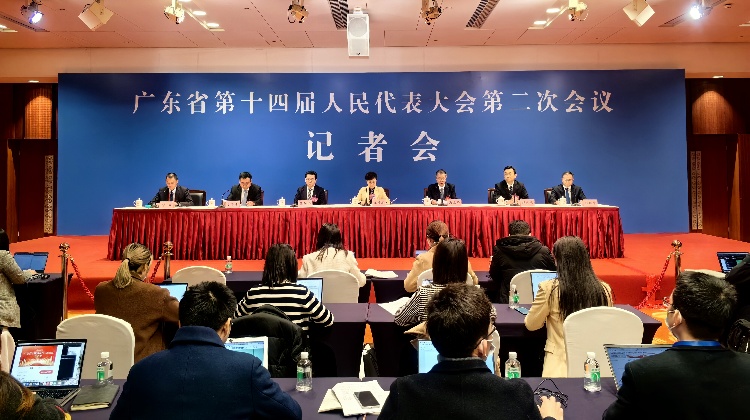 有片∣【廣東兩會】廣東省地方金融局局長於海平：粵A股製造業(yè)上市公司超過600家