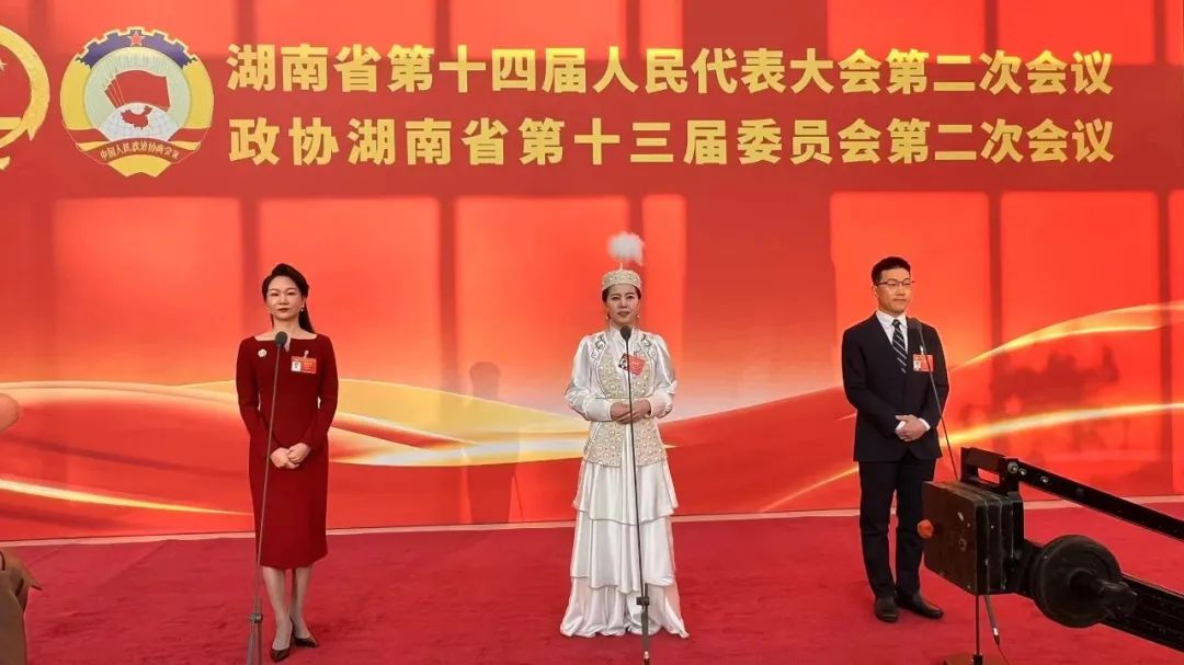 首場(chǎng)「委員通道」，聽(tīng)聽(tīng)這些內(nèi)行話(huà)民心話(huà)