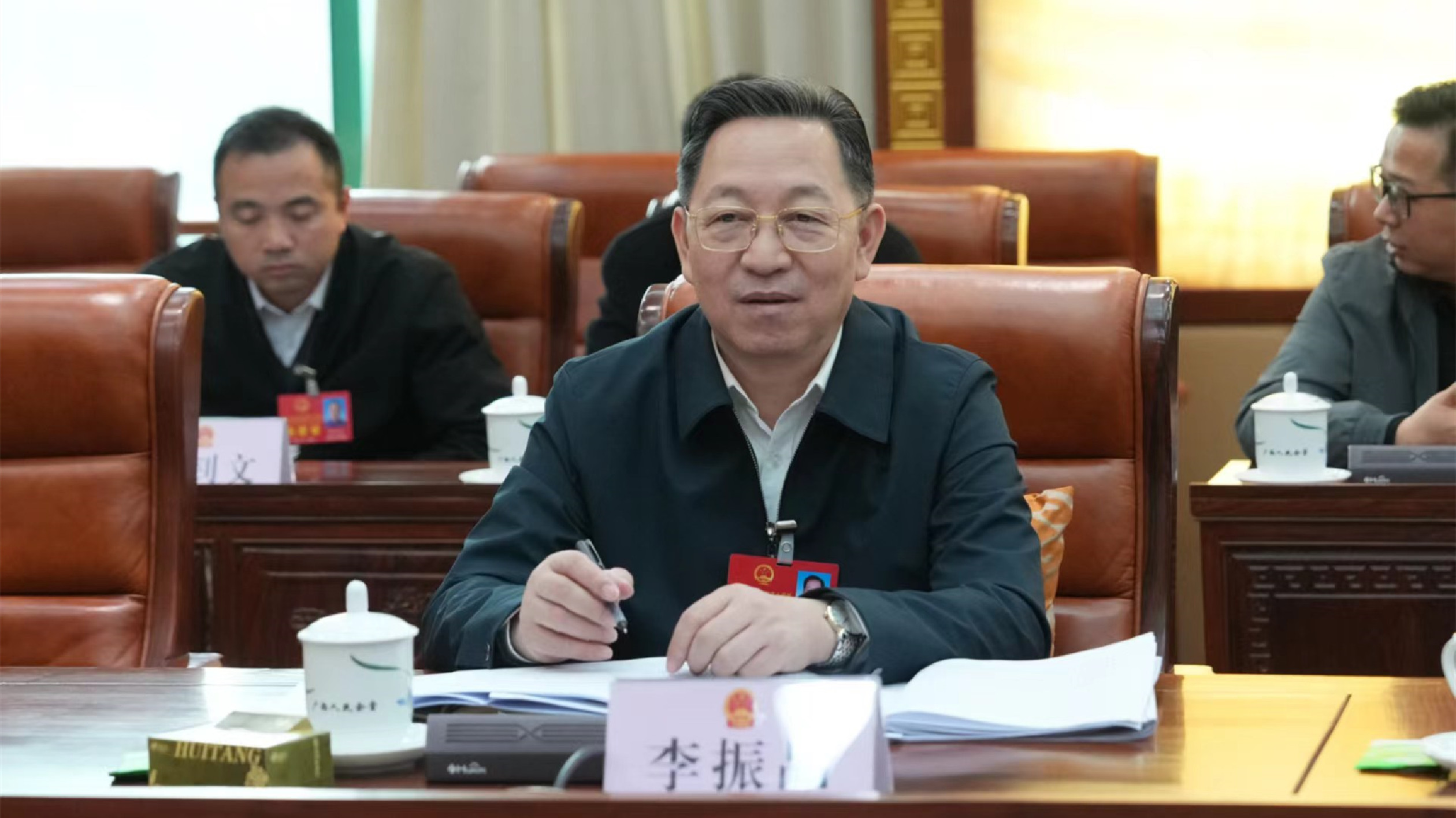 【廣西兩會(huì)】李振品：以「三個(gè)千億」工程為抓手建設(shè)灣區(qū)重要戰(zhàn)略腹地先行區(qū)