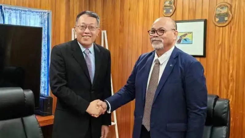 日月譚天 | 獨家專訪駐瑙魯使館復(fù)館小組組長王旭光：「瑙魯不會是最後一個」