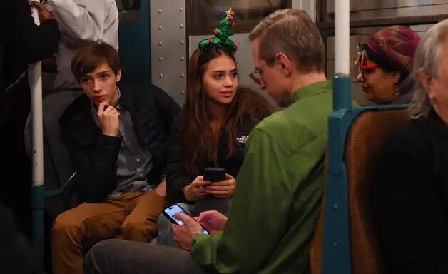 美國(guó)三分之一年輕人成年不離家