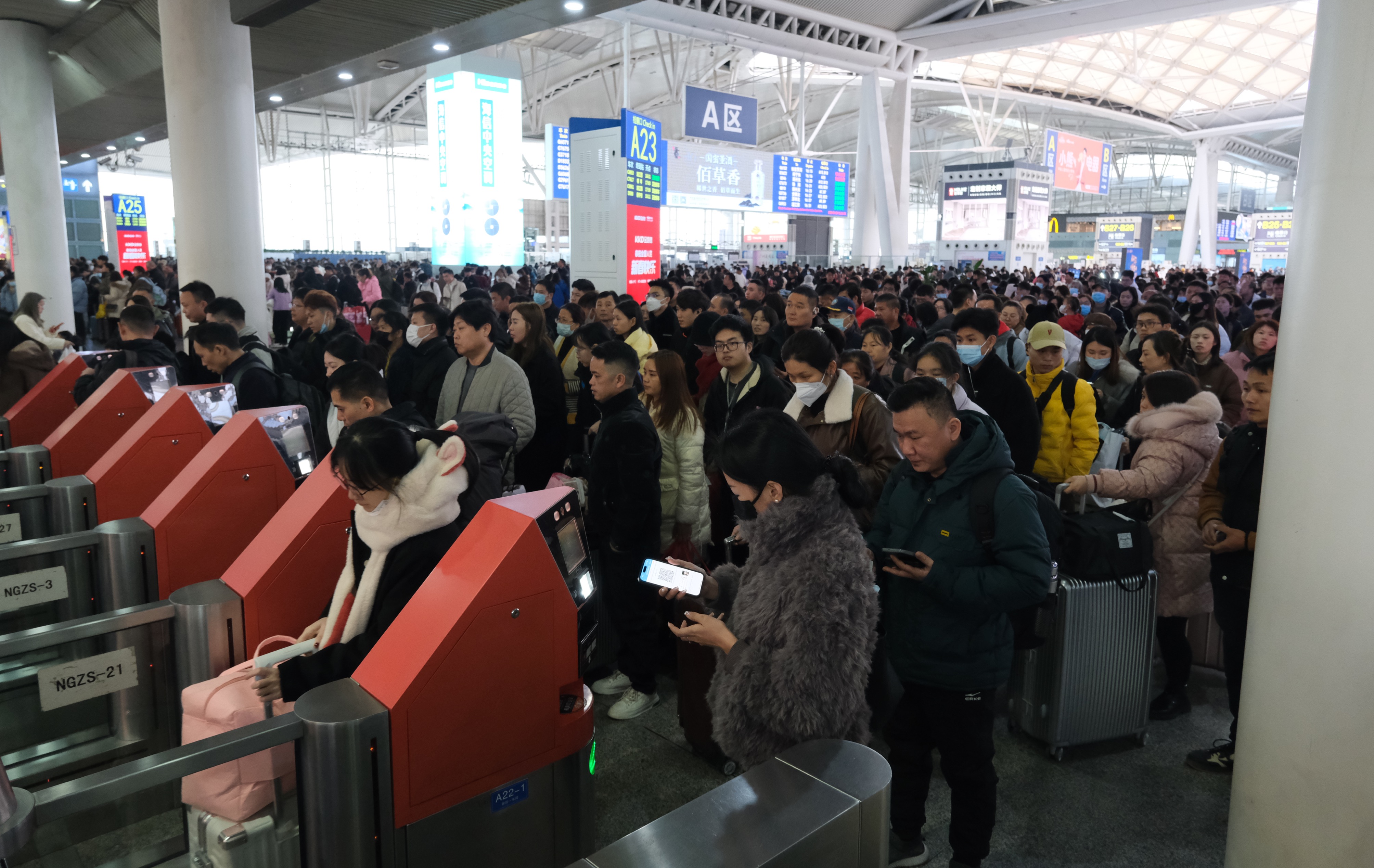 春運第二日廣鐵到發(fā)旅客超350萬人次