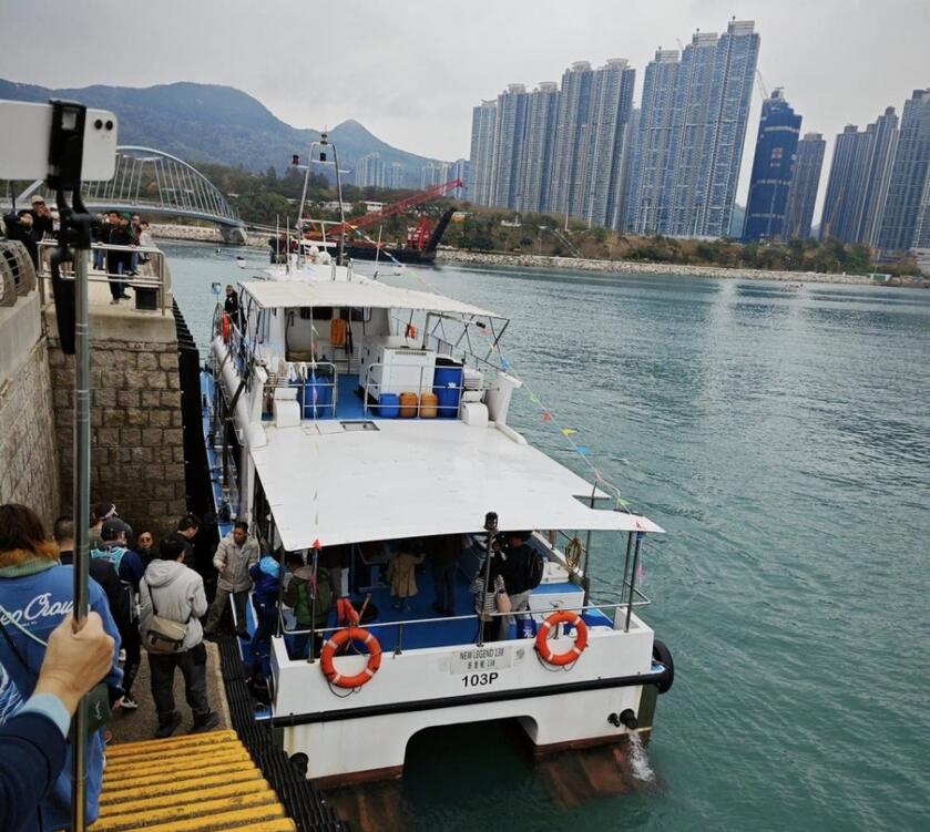 將軍澳至西灣河街渡投入服務(wù) 最快15分鐘過(guò)海街坊反應(yīng)正面