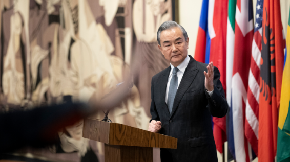 泰國(guó)總理賽塔會(huì)見(jiàn)王毅