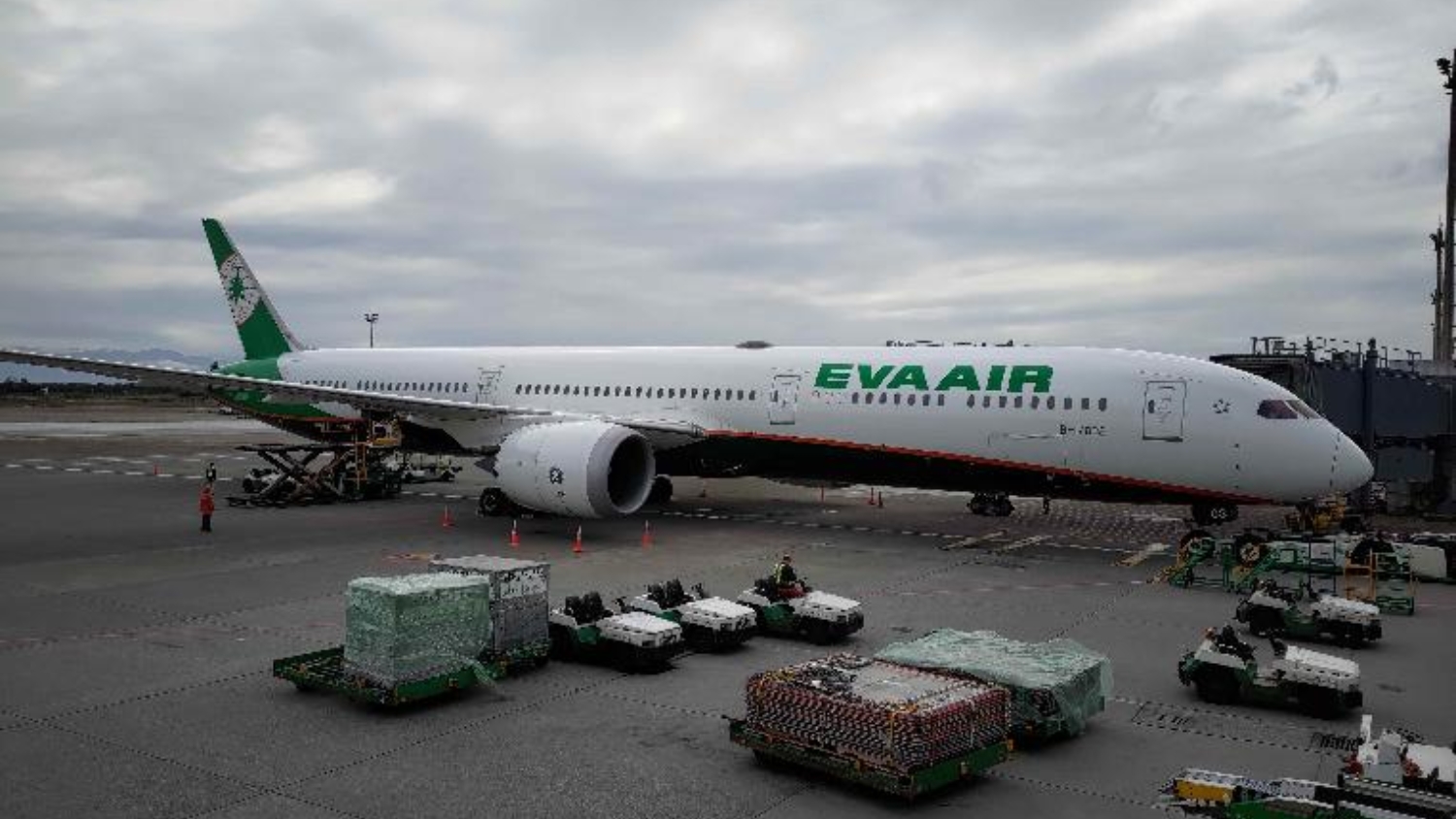 臺(tái)灣長(zhǎng)榮航空勞資達(dá)四共識(shí) 春節(jié)清明不罷工