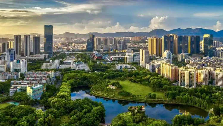 深圳龍崗官宣：GDP突破500000000000！