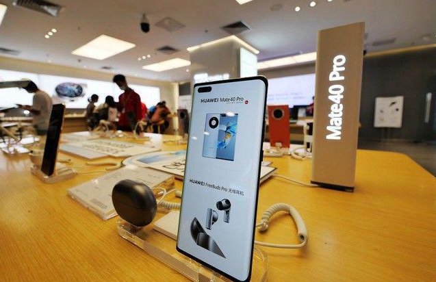 【經(jīng)濟(jì)觀察】中國手機(jī)市場企穩(wěn) 2024年有望恢復(fù)增長