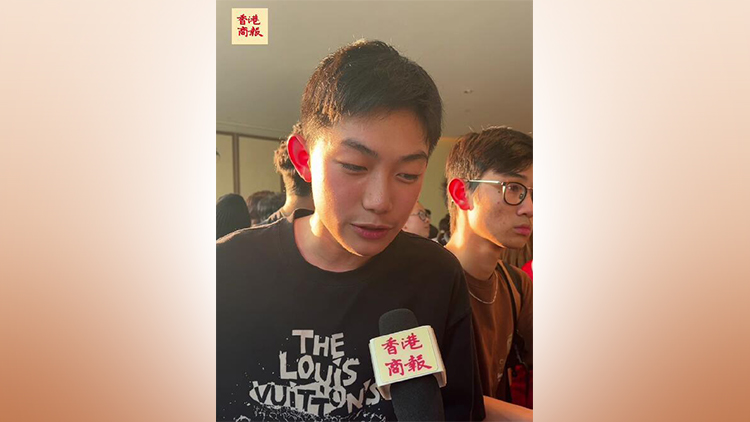 有片｜杭州小球迷追到香港 期待訓(xùn)練賽再見美斯