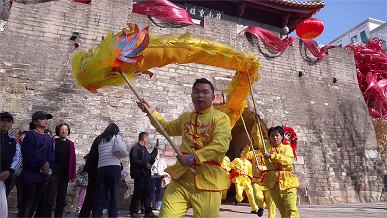 有片｜以春詠城！詠春賀新春快閃活動在深圳南頭古城精彩上演