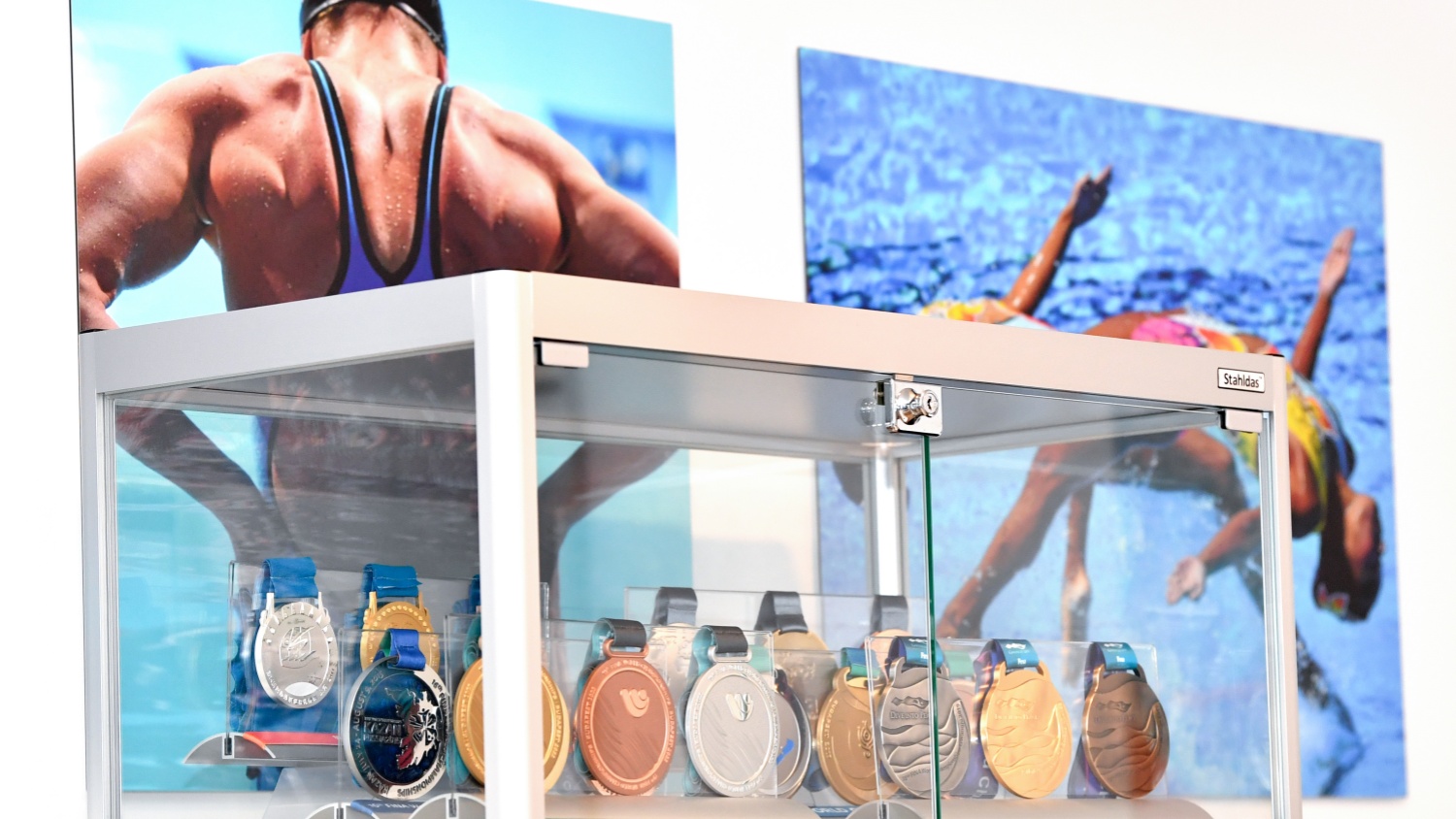 世界泳聯(lián)錦標賽第12比賽日獎牌榜：中國隊17金6銀2銅領跑