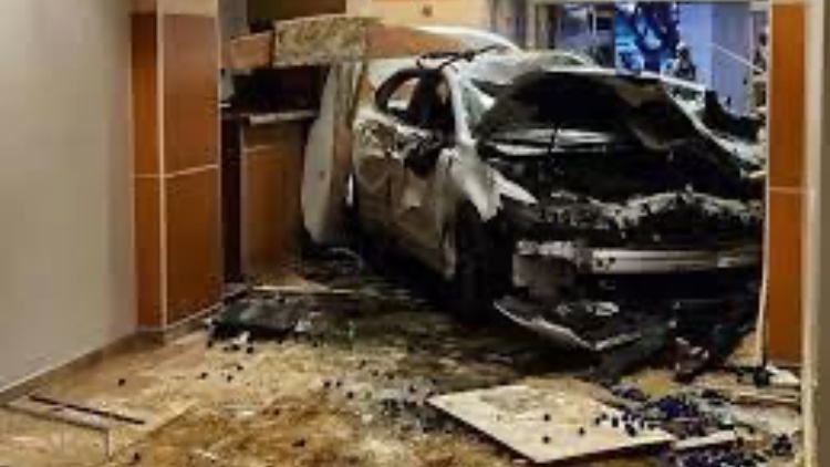 美國(guó)得州一輛汽車撞入急診室 造成1人死5人傷