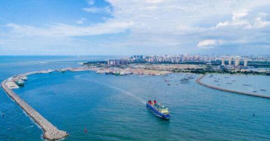 海南迎出島客流高峰 相關(guān)部門(mén)建議返程遊客可錯(cuò)峰出行或轉(zhuǎn)機(jī)返程