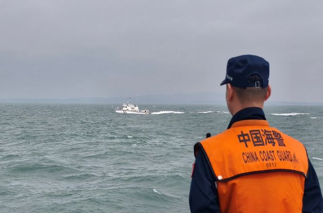 福建海警、福建漁政在廈金海域執(zhí)法