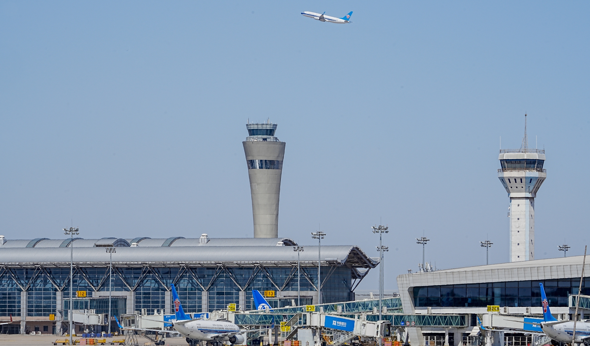 夏秋航季南航集團(tuán)計(jì)劃航班總量超62萬(wàn)班次