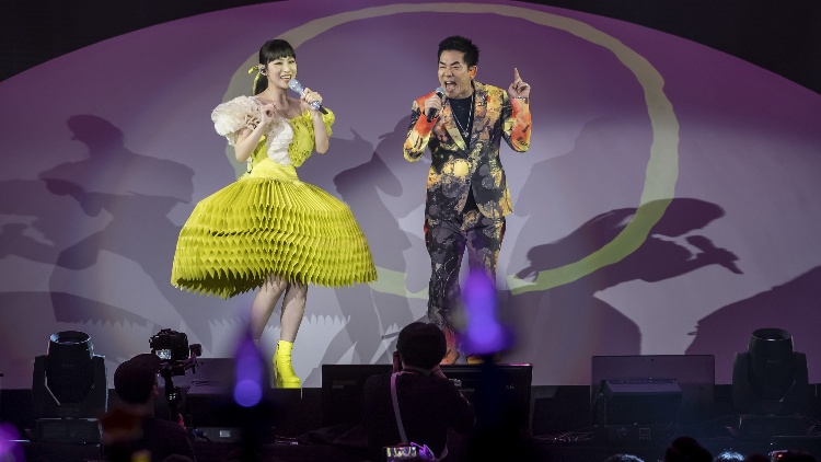 有片 ︳【娛樂】炎明熹演唱會尾場 任賢齊驚喜現(xiàn)身掀高潮