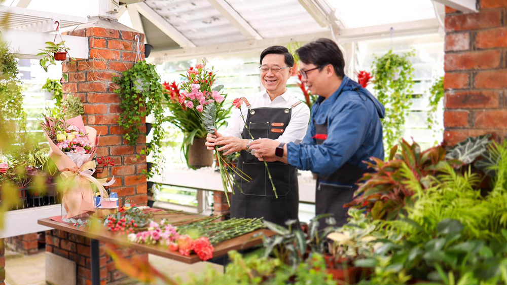 李家超：祝所有媽媽母親節(jié)快樂(lè)