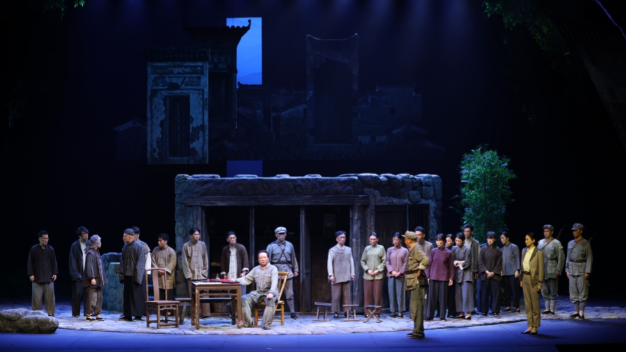 深贛兩地合作出品！話劇《叩響》亮相中央歌劇院