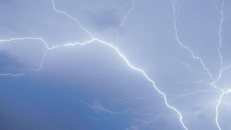 中央氣象臺發(fā)布強(qiáng)對流天氣藍(lán)色預(yù)警 廣東將有強(qiáng)降水