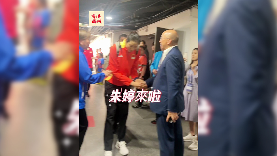 有片｜心疼朱婷，太拼了！腳受傷了