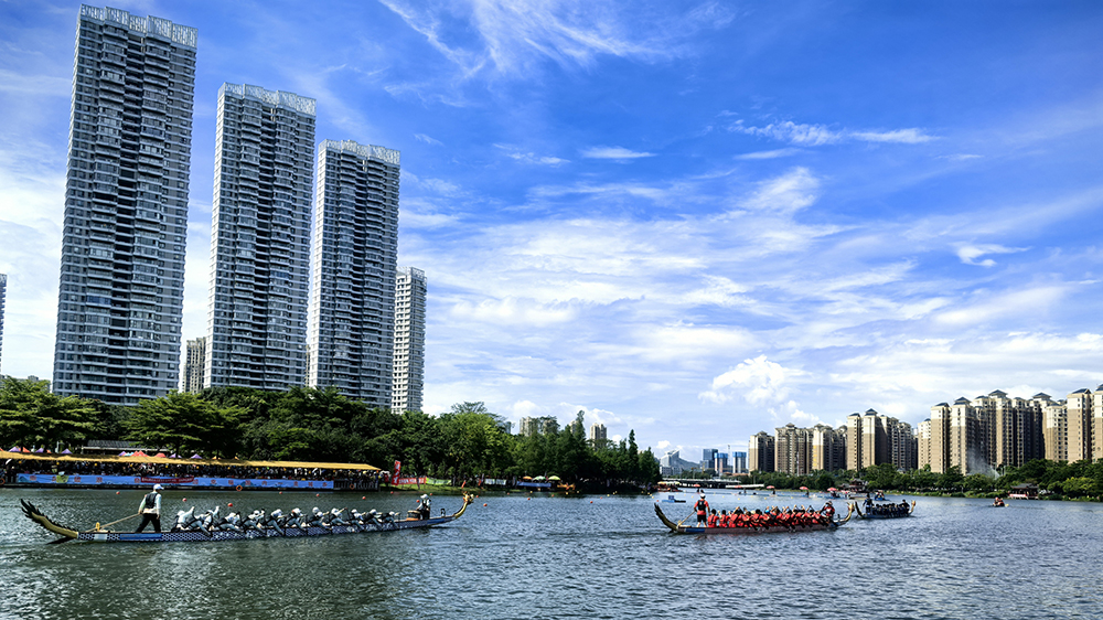 有片｜21支灣區(qū)「猛龍」?fàn)幇越鹕胶?2024年惠州龍舟賽激情上演