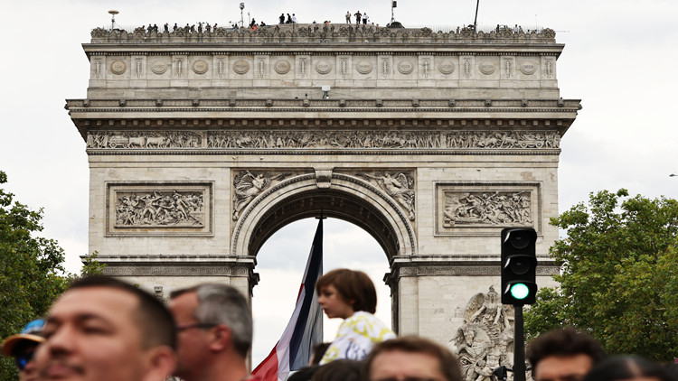 【商報(bào)圖說】法國(guó)政局懸峙 雙赤問題堪憂