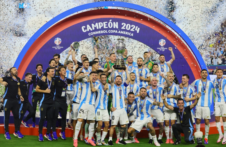 美斯退下火線激動(dòng)爆喊  阿根廷加時(shí)1:0贏哥倫比亞16次捧美洲盃