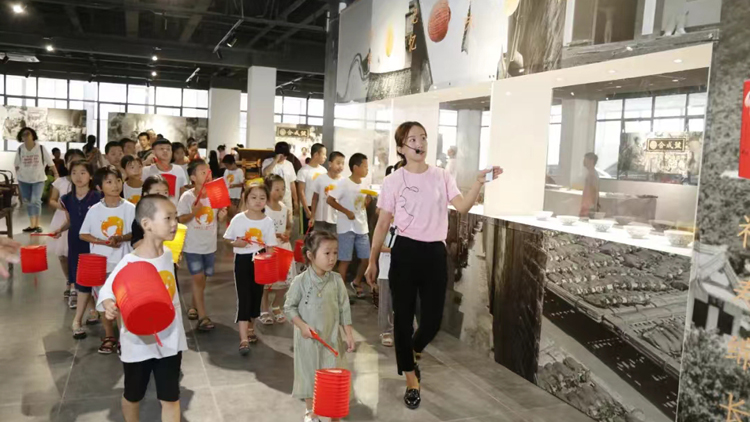 做月餅送祝福 合成號中秋研學(xué)開始啦！