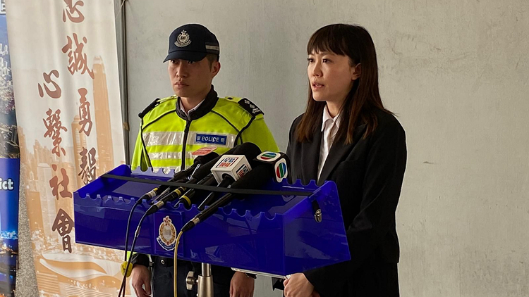 警方搗破黑幫流動武器庫 拘2人 檢獲9把牛肉刀