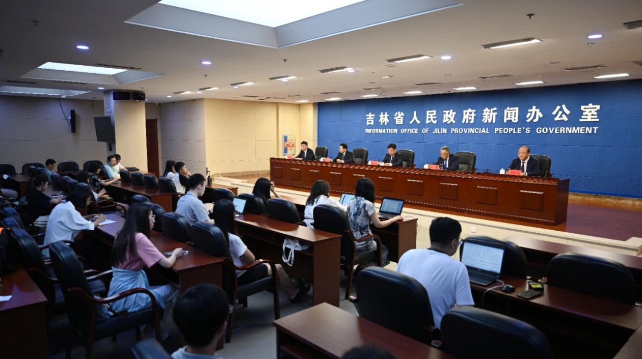 麥朝答香港商報問：長春農(nóng)博會首邀全國農(nóng)企 共塑精品農(nóng)業(yè)盛宴