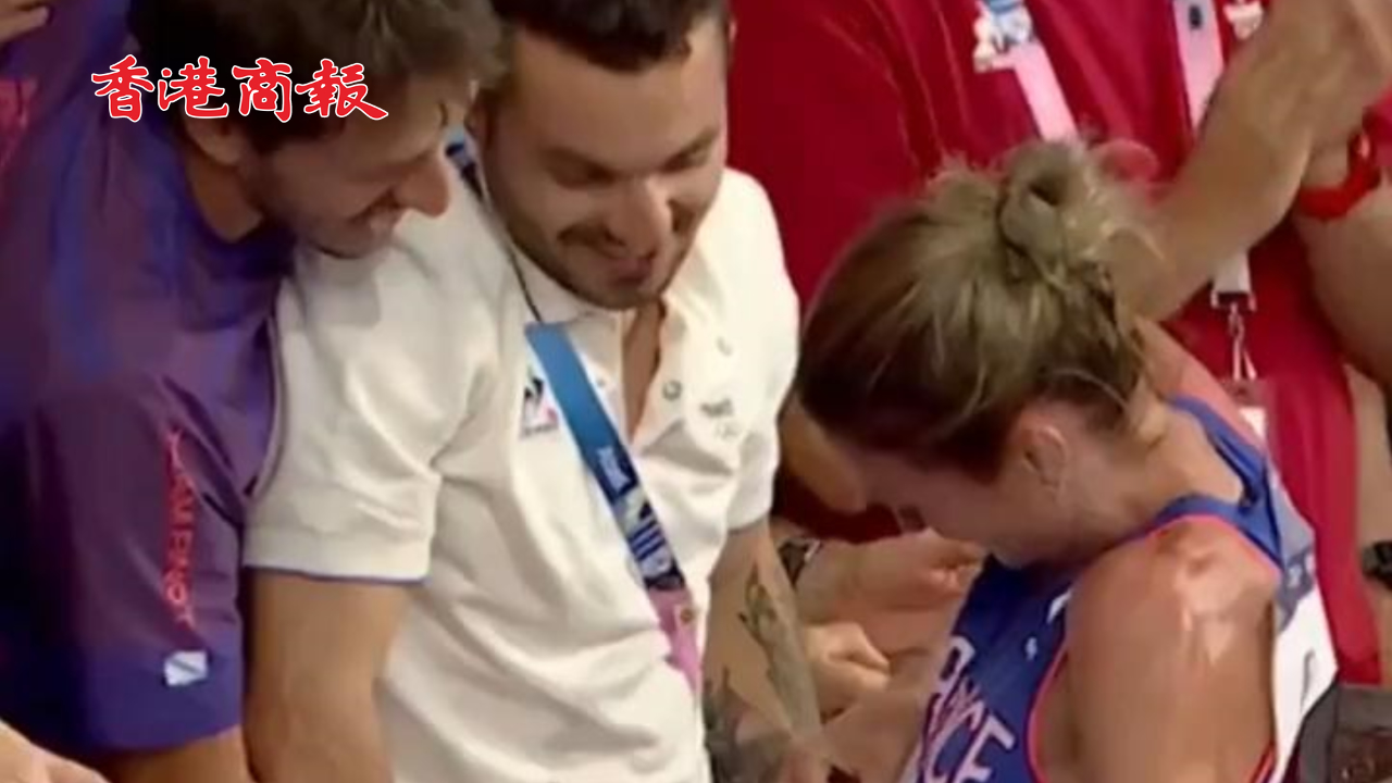 有片丨浪漫再現(xiàn)??！法國女選手打破歐洲紀(jì)錄 賽後奔向男友求婚