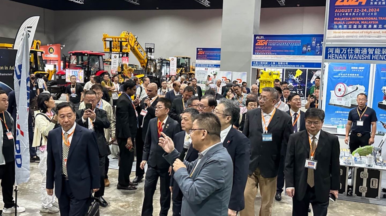中國工程機(jī)械綻放東南亞 簽約金額超億元