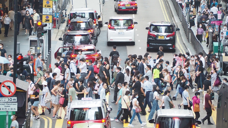 【商報(bào)圖說(shuō)】女比男多 原因是什麼？