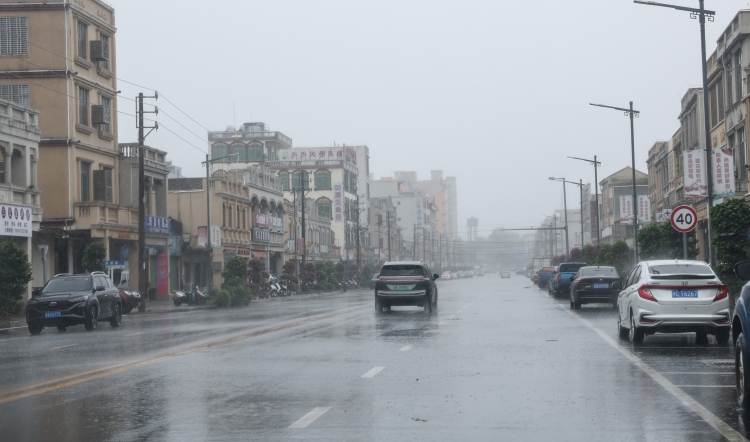 應(yīng)對(duì)颱風(fēng)「摩羯」 海南已轉(zhuǎn)移逾41萬(wàn)人