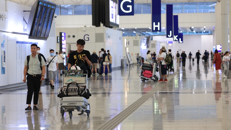 警方聯(lián)同海關(guān)機場拘34歲男子 檢值223萬元海洛英