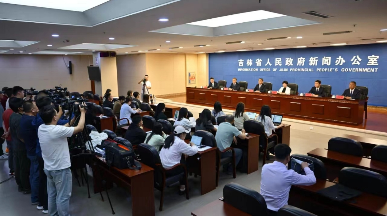 【吉事微評】微評吉事，洞見吉林 香港商報(bào)為您解讀吉林市2024-2025冰雪季「熱密碼」