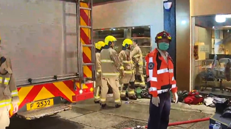 中環(huán)歌賦街一唐樓單位起火 初步釀1死3傷