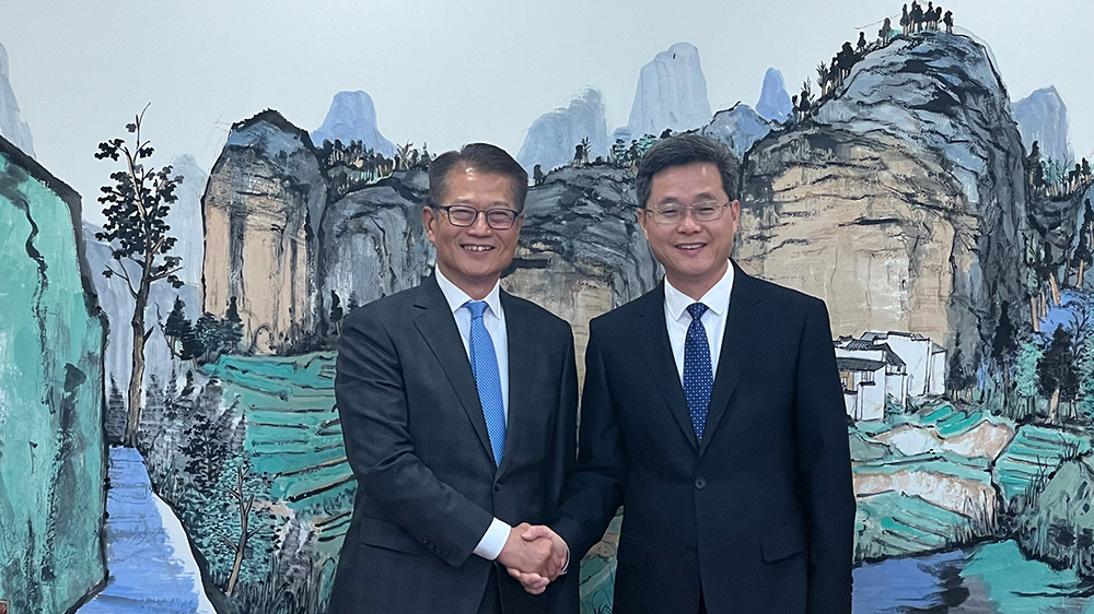 陳茂波在北京拜訪國家財政部 就金融市場互聯(lián)互通深入交流