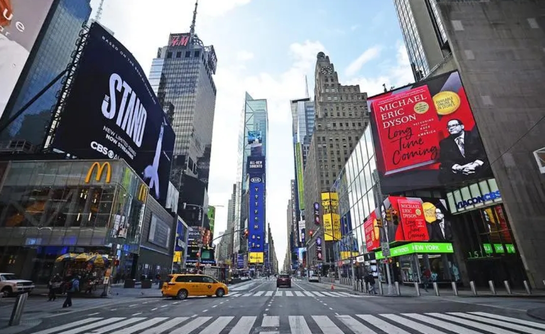 張眼看天下丨美聯(lián)儲(chǔ)政策重心轉(zhuǎn)向穩(wěn)就業(yè)