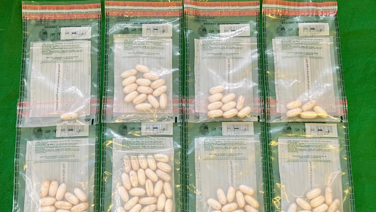 海關(guān)機場偵破1宗旅客販毒案 檢值72萬元毒品