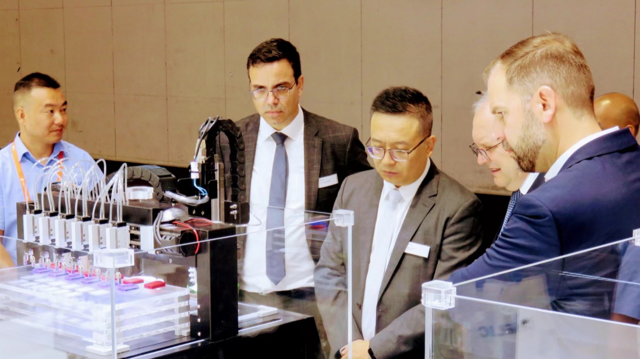 展示中國「智」造魅力  工博會(huì)吸引世界目光