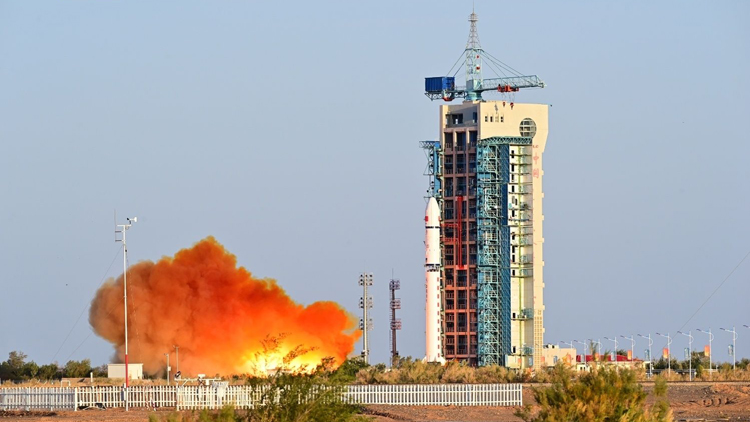 中國成功發(fā)射首顆可重複使用返回式技術(shù)試驗(yàn)衛(wèi)星