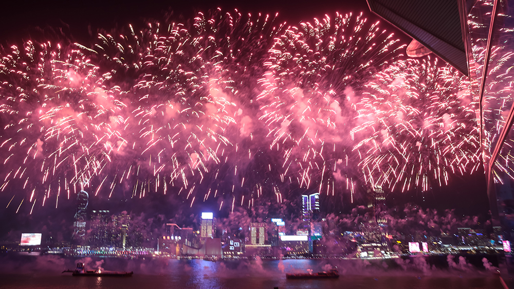 國(guó)慶煙花匯演｜康文署將加強(qiáng)巡邏 籲市民保持地方整潔