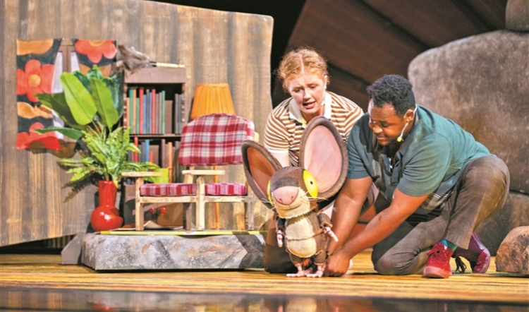 國(guó)慶期間廣州辦文藝演出108場(chǎng)次 賞景觀劇兩相得宜